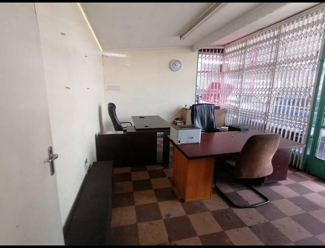 1,322M² BUSINESS FOR SALE IN BRIXTON